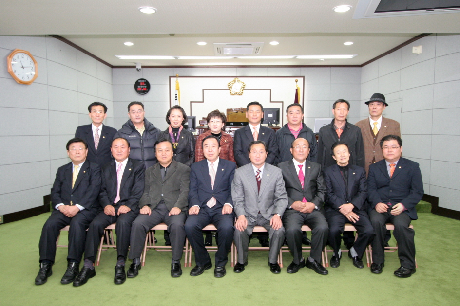 충남 홍성군의회 의원들 종로구의회 방문(새창)