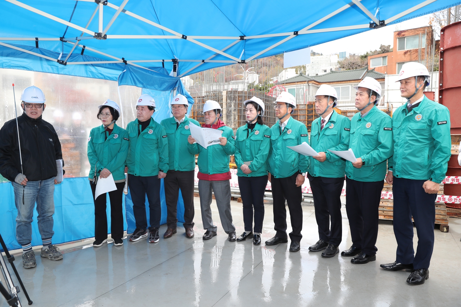 제338회 정례회 현장방문_옥인동 공영주차장 건설현장(새창)